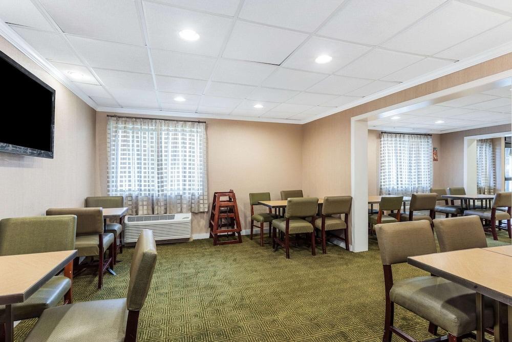 La Quinta By Wyndham Orlando South Hotel 3*